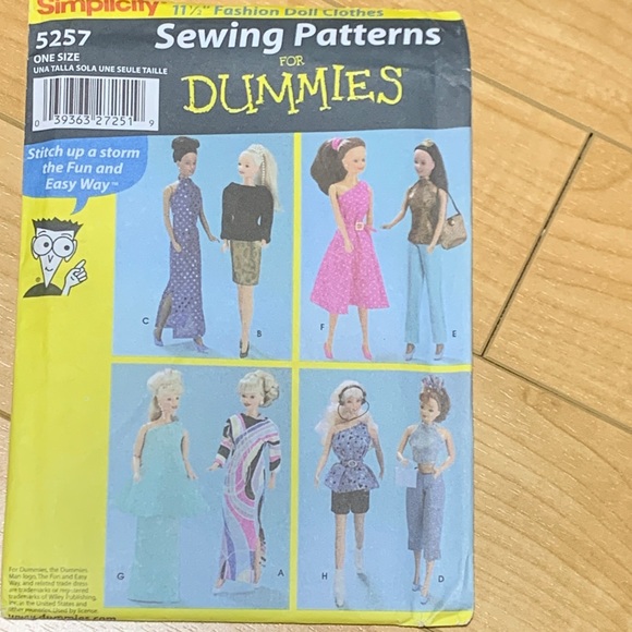 Simplicity Sewing Patterns for Dummies Booklet - Picture 1 of 2
